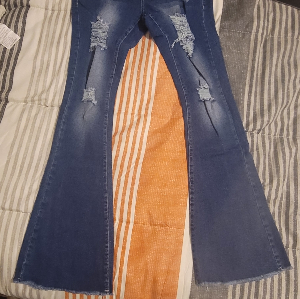 Blue Jean pants 👖 💙  model wearing size 9  Very stretchy